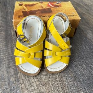 Salt Water Sandals, size 6, NIB